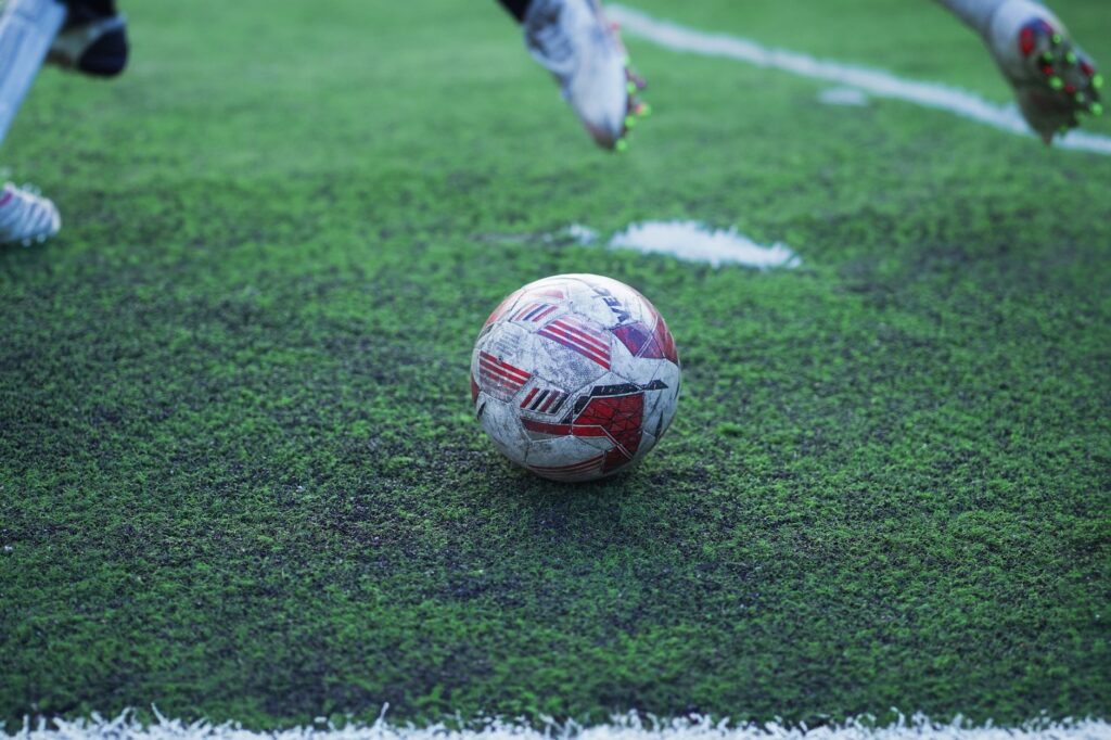 Imagen principal de la nota sobre Deportivo Madryn y San Miguel empataron 2-2 en la fecha 18 de la Primera Nacional 2026 en deportes