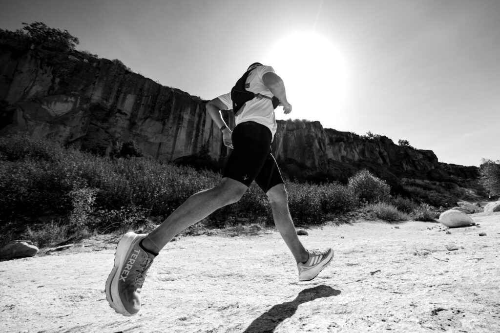 Imagen principal de la nota sobre Destino Madryn: trail running, turismo y Patagonia en una sola carrera en deportes