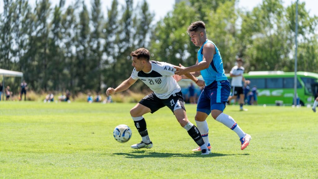 Imagen principal de la nota sobre Luciano Vietto y otros diez futbolistas, fuera del plantel de San Lorenzo en deportes